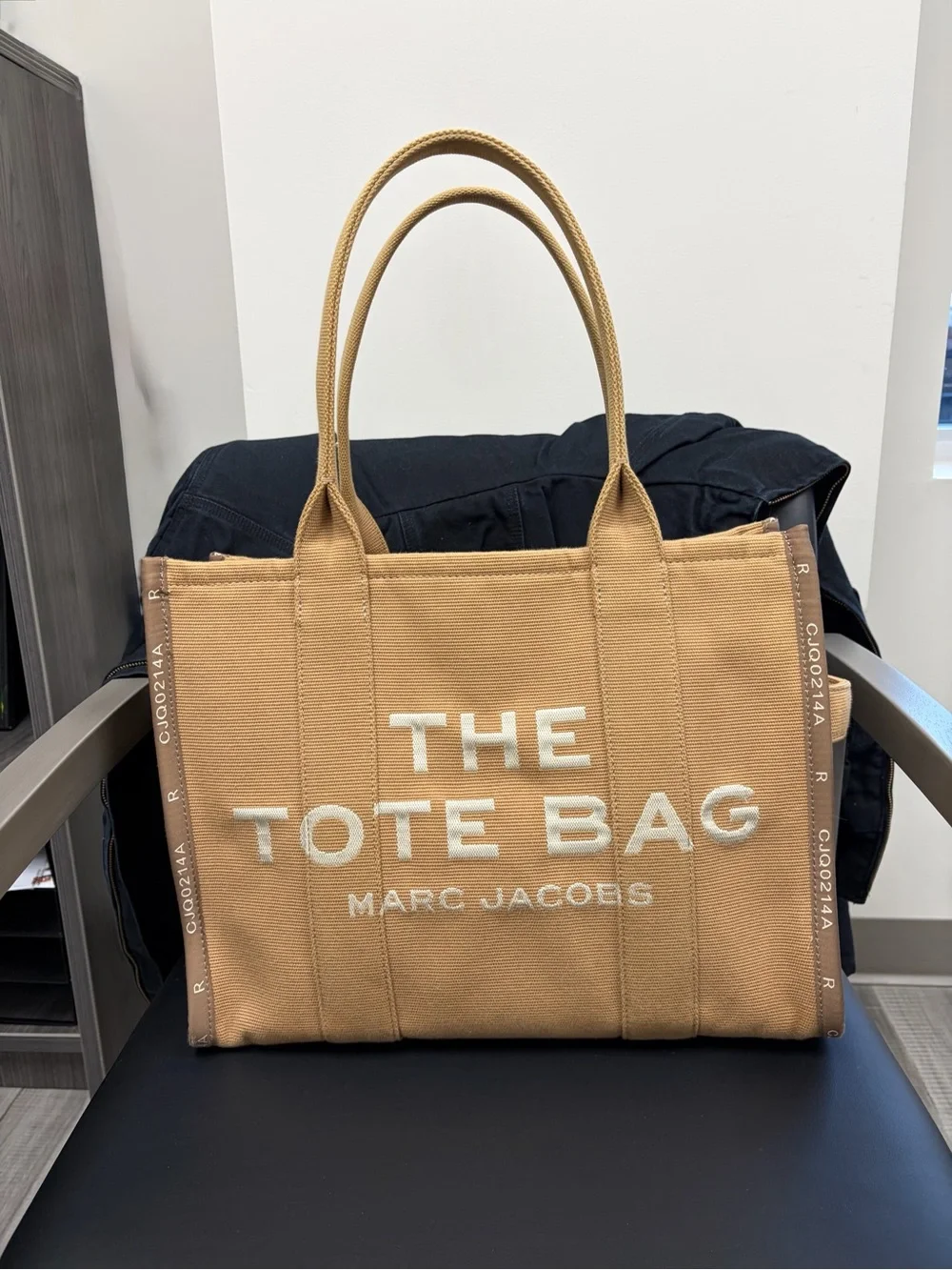 Marc Jacobs The Jacquard Large Tote in Camel